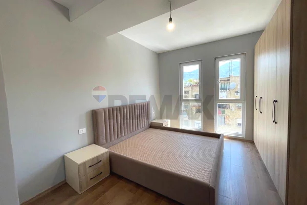 Shtepi me qera Apartament ne Tirane, 3+1, Mobilimi E mobiluar, Pagesa 55,000  Leke.