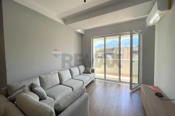Shtepi me qera Apartament ne Tirane, 3+1, Mobilimi E mobiluar, Pagesa 55,000  Leke.