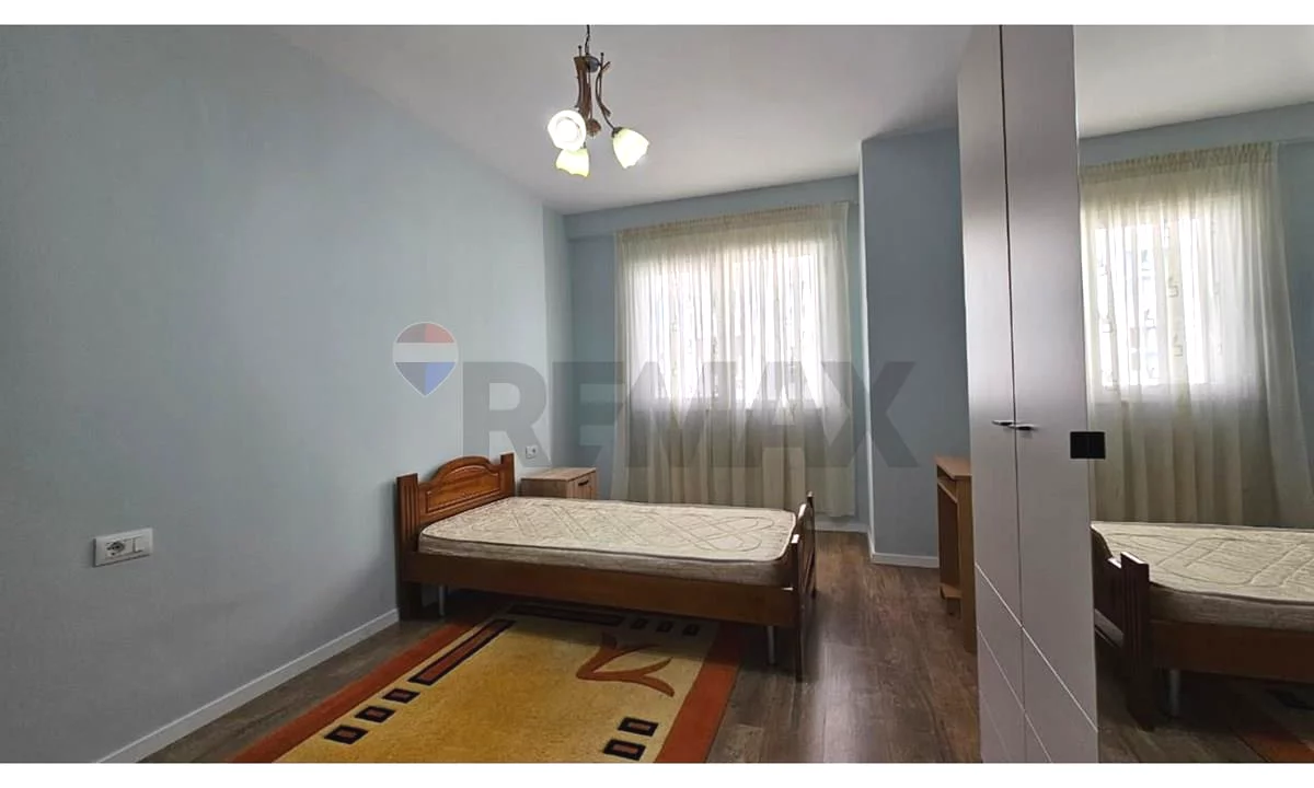 Shtepi me qera Apartament ne Tirane, 1+1, Mobilimi E mobiluar, Pagesa 500  Euro.