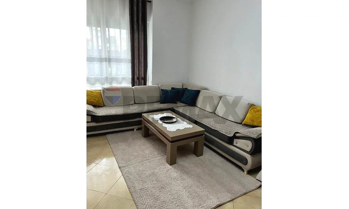 Shtepi me qera Apartament ne Tirane, 2+1, Mobilimi E mobiluar, Pagesa 43,000  Leke.