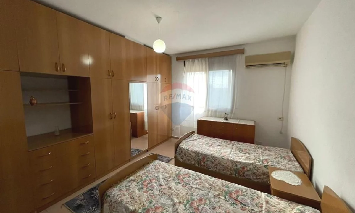 Shtepi me qera Apartament ne Tirane, 1+1, Mobilimi E mobiluar, Pagesa 40,000  Leke.