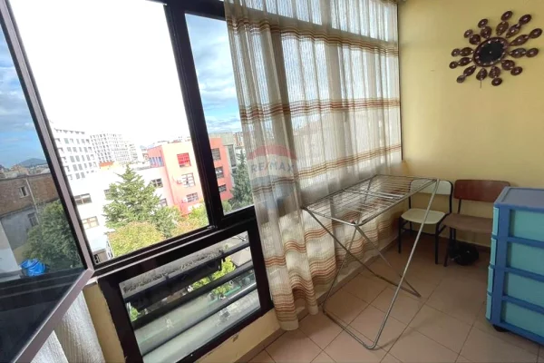 Shtepi me qera Apartament ne Tirane, 1+1, Mobilimi E mobiluar, Pagesa 40,000  Leke.