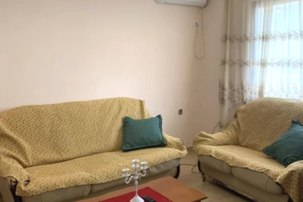 Shtepi me qera Apartament ne Tirane, 2+1, Mobilimi E mobiluar, Pagesa 11,600  Leke.