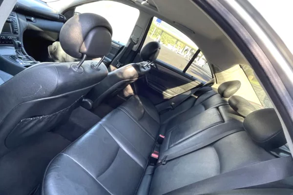 Makina ne shitje ne Tirane, Mercedes-Benz, 2005 Diesel,Kambio Automatik Pagesa 270,000  Leke.