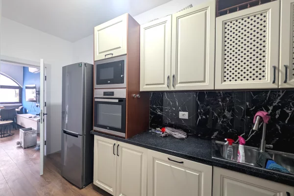 Shtepi me qera Shtepi Private ne Tirane, 2+1, Mobilimi E mobiluar, Pagesa 60,000  Leke.