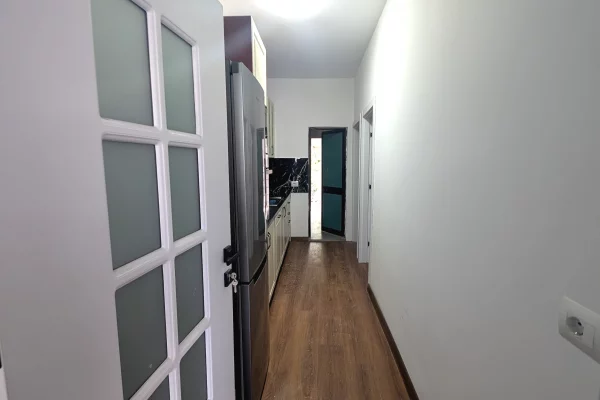 Shtepi me qera Shtepi Private ne Tirane, 2+1, Mobilimi E mobiluar, Pagesa 60,000  Leke.