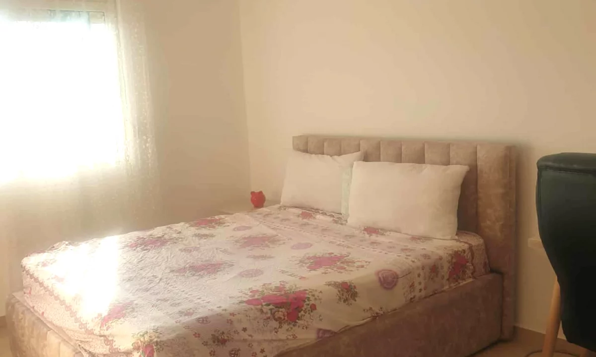 Shtepi me qera Apartament ne Tirane, 2+1, Mobilimi E mobiluar, Pagesa 450  Euro.