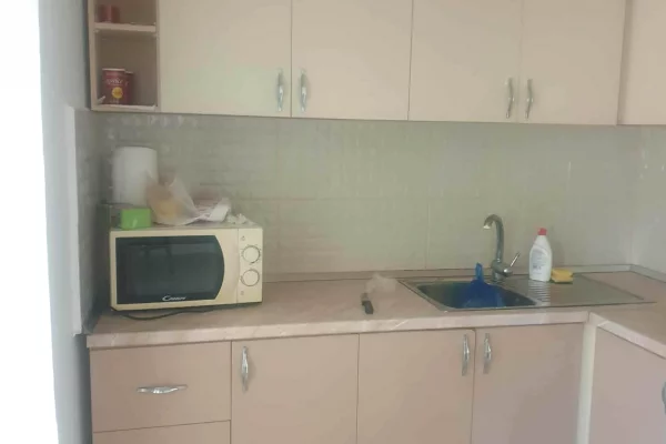 Shtepi me qera Apartament ne Tirane, 2+1, Mobilimi E mobiluar, Pagesa 450  Euro.