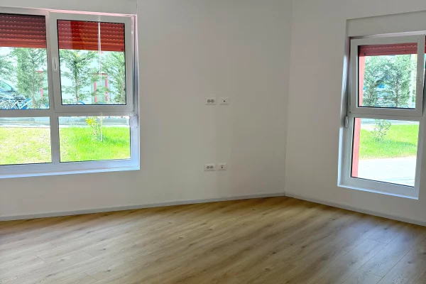 500 Euro Zyrë/apartament me qera 