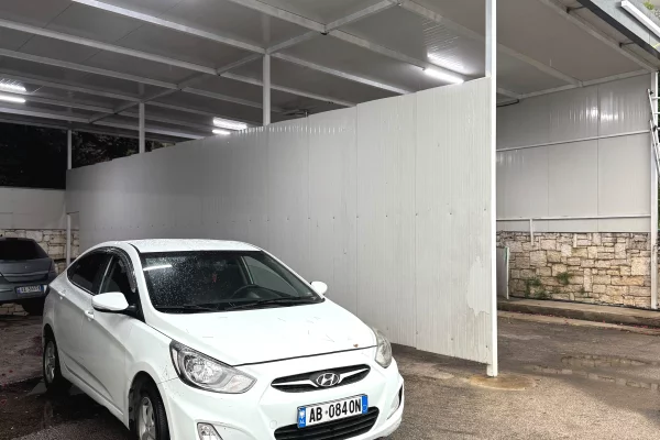 Makina ne shitje ne Tirane, Hyundai, 2013 Diesel,Kambio Automatik Pagesa 400,000  Leke.