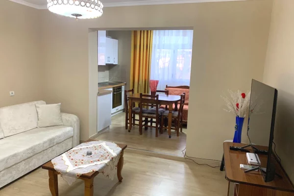 Apartament 1+1 me qera ne Tirane zona Spitali QSUT/Xhamlliku/Kinostudio