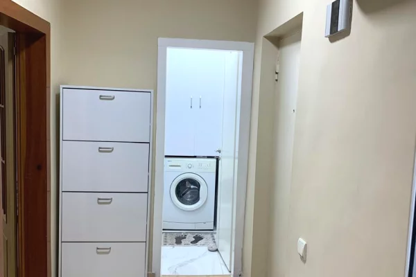 Shtepi me qera Apartament ne Tirane, 1+1, Mobilimi E mobiluar, Pagesa 45,000  Leke.