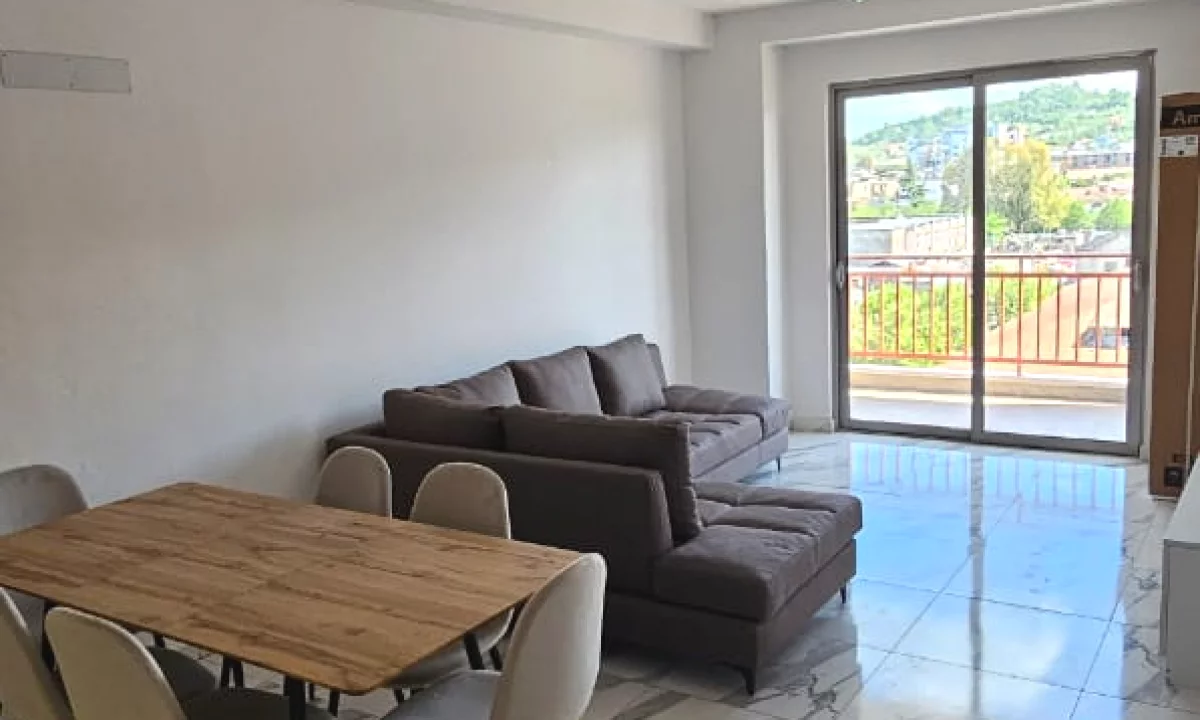 Shtepi me qera Apartament ne Tirane, 2+1, Mobilimi E mobiluar, Pagesa 50,000  Leke.