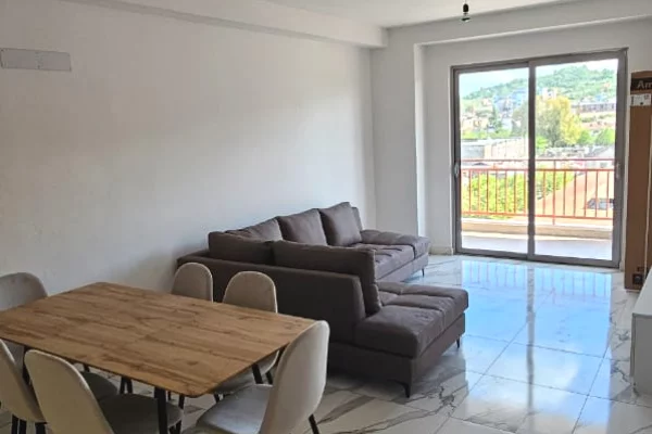 Shtepi me qera Apartament ne Tirane, 2+1, Mobilimi E mobiluar, Pagesa 50,000  Leke.