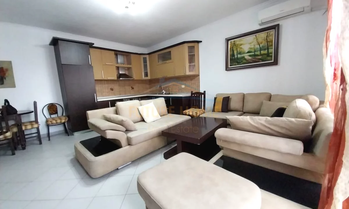 Shtepi me qera Apartament ne Tirane, 2+1, Mobilimi E mobiluar, Pagesa 450  Euro.