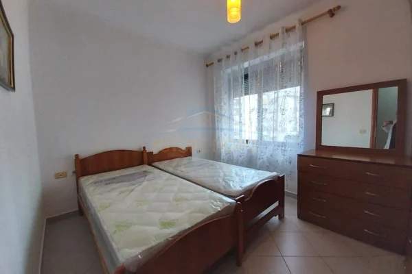 Shtepi me qera Apartament ne Tirane, 2+1, Mobilimi E mobiluar, Pagesa 450  Euro.