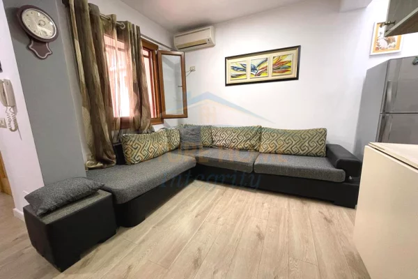 Shtepi me qera 2+1 ne Tirane - 60,000 Leke