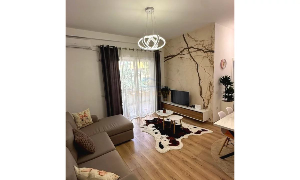 Shtepi me qera Apartament ne Tirane, 1+1, Mobilimi E mobiluar, Pagesa 650  Euro.