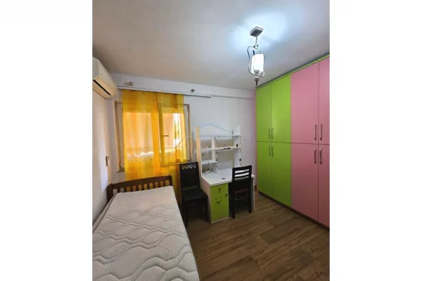 Shtepi me qera Apartament ne Tirane, 2+1, Mobilimi E mobiluar, Pagesa 55,000  Leke.