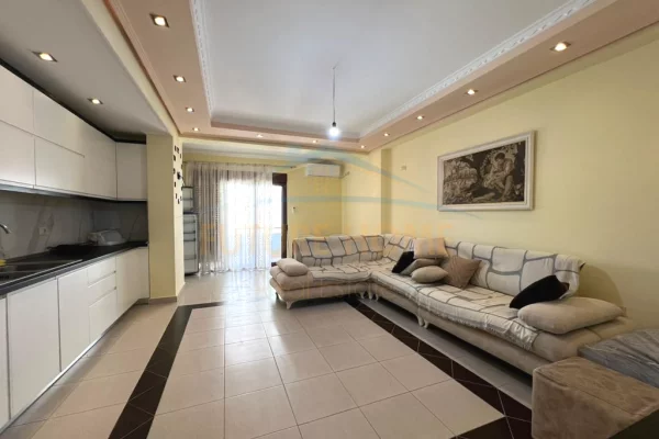 Shtepi me qera Apartament ne Tirane, 4+1, Mobilimi E mobiluar, Pagesa 85,000  Leke.