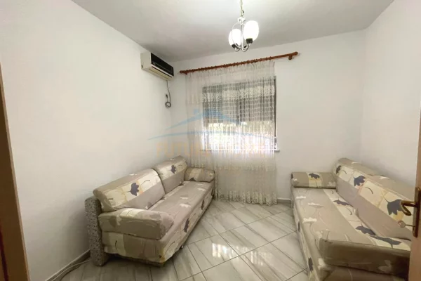 Shtepi me qera Apartament ne Tirane, 2+1, Mobilimi E mobiluar, Pagesa 55,000  Leke.