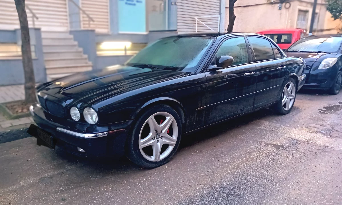 Cars for sale in Durres, Jaguar, 2005 Benzine,Kambio Automatik Payment 8,500  Euro.