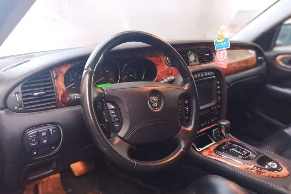 Makina ne shitje ne Durres - 8,500 Euro