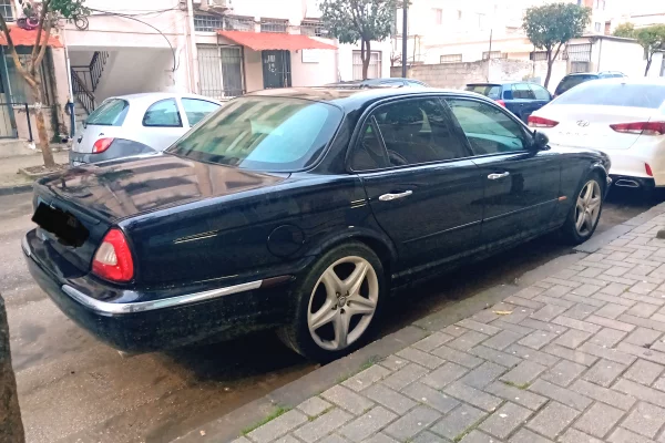 Makina ne shitje ne Durres - 8,500 Euro