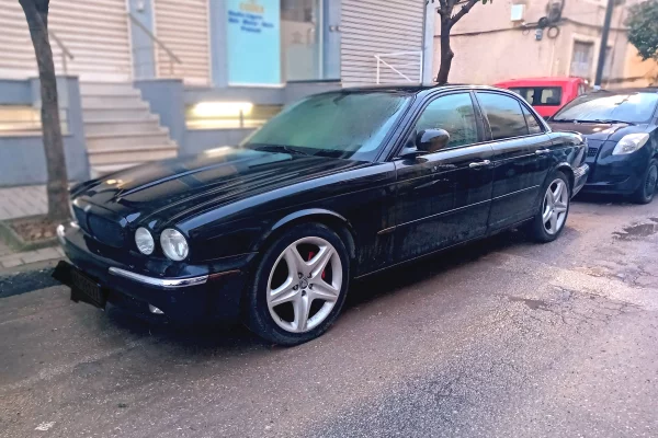 Makina ne shitje ne Durres - 8,500 Euro