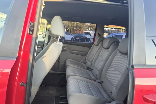 Auto in Vendita a Tirana, Volkswagen, 2012 Benzine,Kambio Manual Pagamento 5,300  Euro.