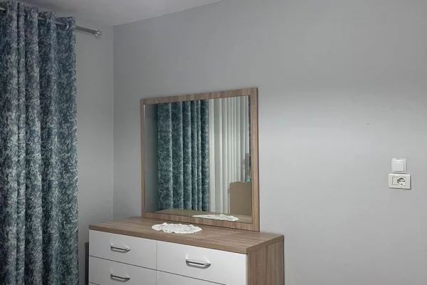 Shtepi me qera Apartament ne Tirane, 1+1, Mobilimi E mobiluar, Pagesa 450  Euro.