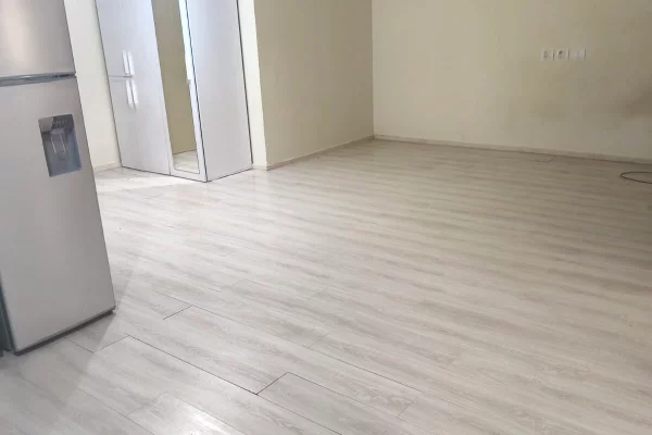 Shtepi ne shitje Apartament ne Tirane, 2+1, Mobilimi Pjeserisht e mobiluar, Pagesa 125,000  Euro.