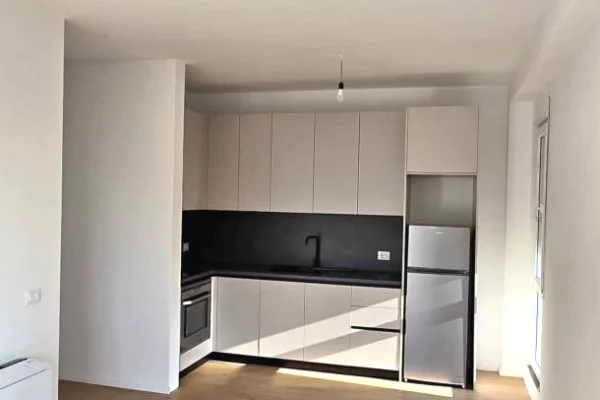 Shtepi me qera 2+1 ne Tirane - 650 Euro