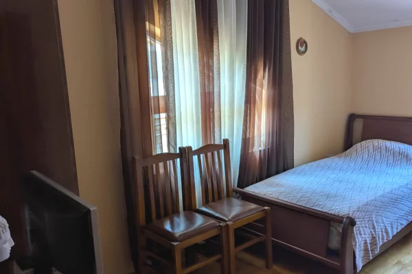 Shtepi ne shitje Apartament ne Tirane, 6+1, Mobilimi E mobiluar, Pagesa 520,000  Euro.