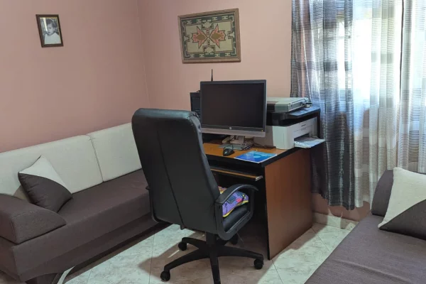 Shtepi ne shitje Apartament ne Tirane, 6+1, Mobilimi E mobiluar, Pagesa 520,000  Euro.