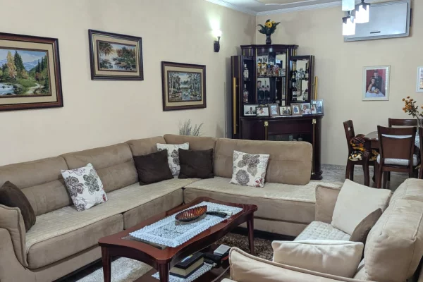 Shtepi ne shitje Apartament ne Tirane, 6+1, Mobilimi E mobiluar, Pagesa 520,000  Euro.