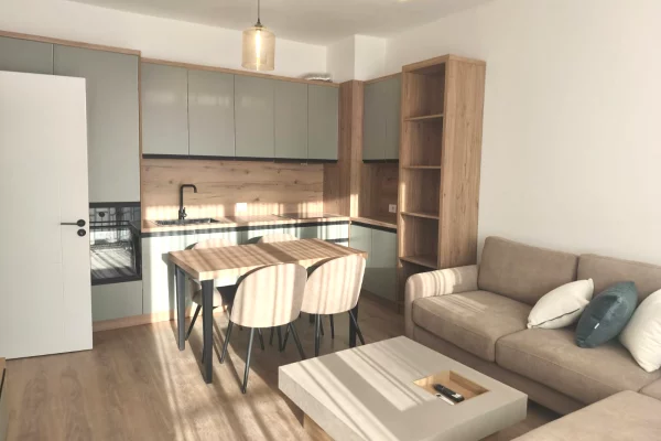 Shtepi me qera Apartament ne Tirane, 2+1, Mobilimi E mobiluar, Pagesa 700  Euro.