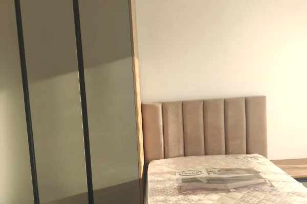 Shtepi me qera Apartament ne Tirane, 2+1, Mobilimi E mobiluar, Pagesa 700  Euro.