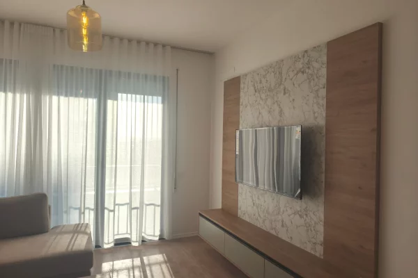 Shtepi me qera Apartament ne Tirane, 2+1, Mobilimi E mobiluar, Pagesa 700  Euro.