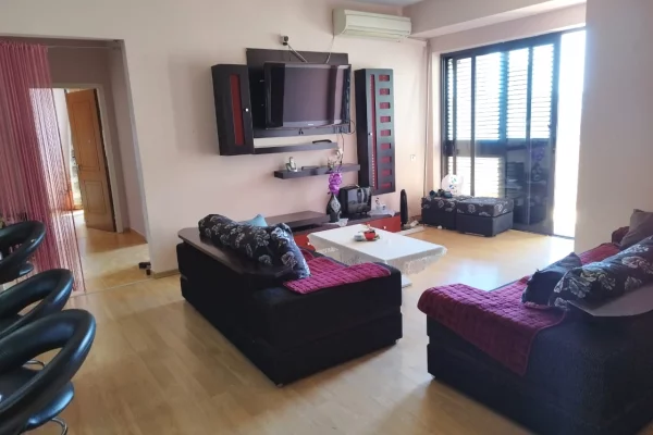 Shtepi me qera 2+1 ne Tirane - 55,000 Leke