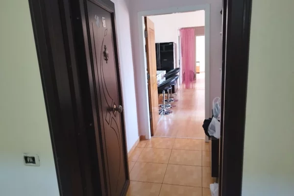 Shtepi me qera Apartament ne Tirane, 2+1, Mobilimi E mobiluar, Pagesa 55,000  Leke.