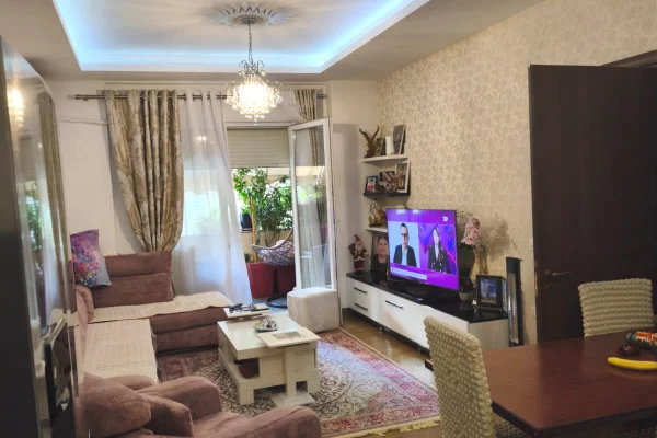 Shtepi ne shitje Apartament ne Tirane, 2+1, Mobilimi E mobiluar, Pagesa 220,000  Euro.