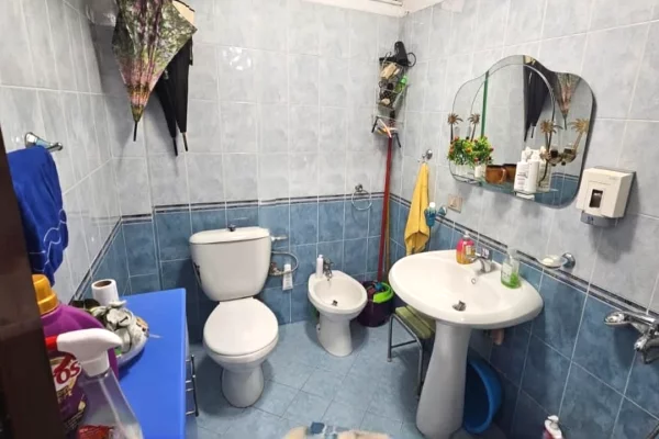 Shtepi me qera Apartament ne Tirane, 2+1, Mobilimi E mobiluar, Pagesa 550  Euro.