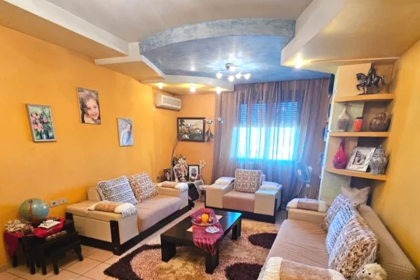 Shtepi me qera Apartament ne Tirane, 2+1, Mobilimi E mobiluar, Pagesa 550  Euro.