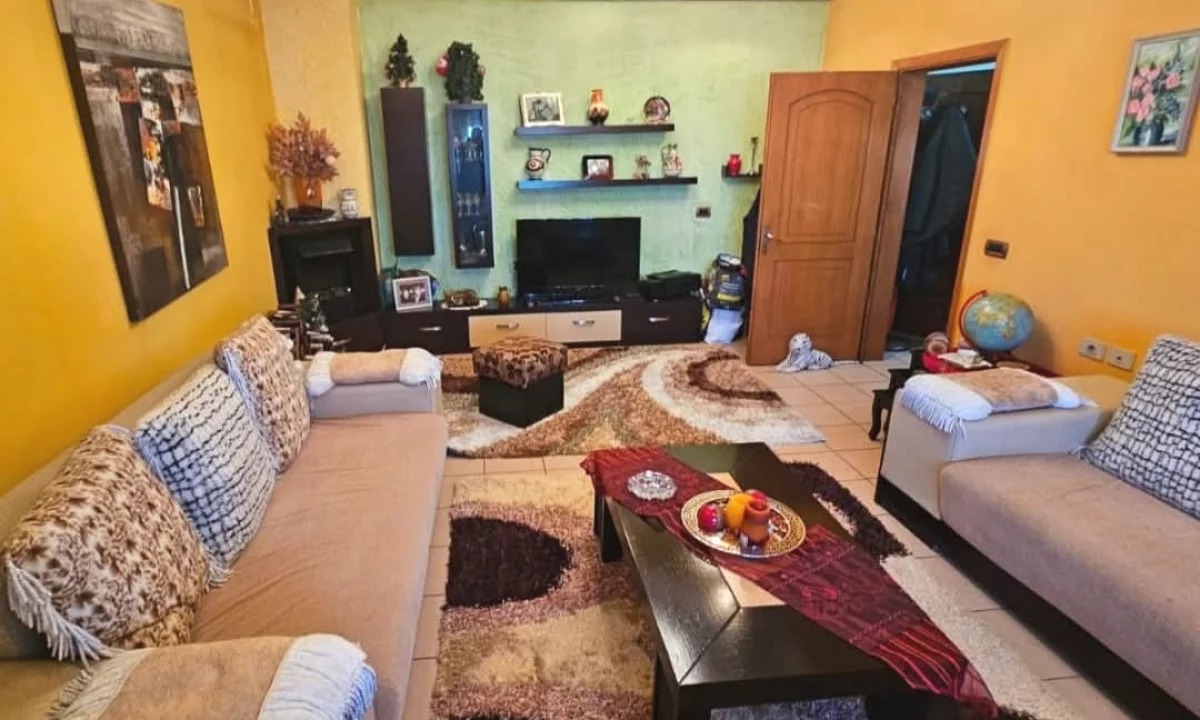 Shtepi me qera Apartament ne Tirane, 2+1, Mobilimi E mobiluar, Pagesa 550  Euro.