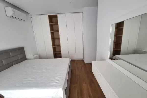 Shtepi me qera Vila Luksoze ne Tirane, 3+1, Mobilimi E mobiluar, Pagesa 550  Euro.