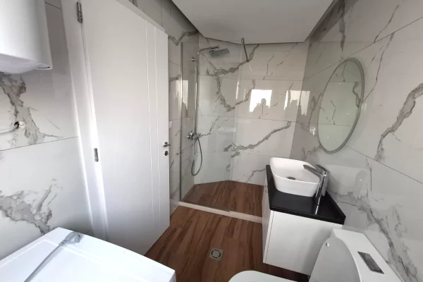 Shtepi me qera Vila Luksoze ne Tirane, 3+1, Mobilimi E mobiluar, Pagesa 550  Euro.