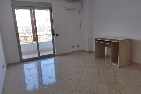 Shtepi me qera Apartament ne Tirane, 2+1, Mobilimi Pjeserisht e mobiluar, Pagesa 500  Euro.