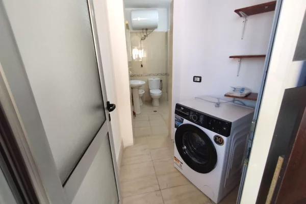Shtepi me qera Apartament ne Tirane, 2+1, Mobilimi Pjeserisht e mobiluar, Pagesa 500  Euro.