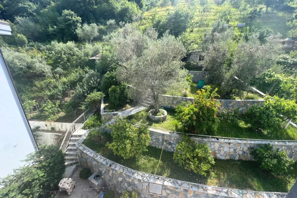 Shtepi ne shitje Vila Luksoze ne Tirane, 6+1, Mobilimi E mobiluar, Pagesa 400,000  Euro.